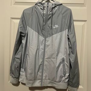 Nike Windrunner Zip up Jacket, Men’s size: Medium, Grey/White